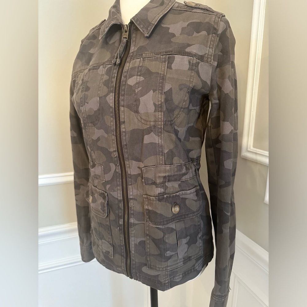 Like New! Express Camo Lightweight Jacket. Women’s Size XS